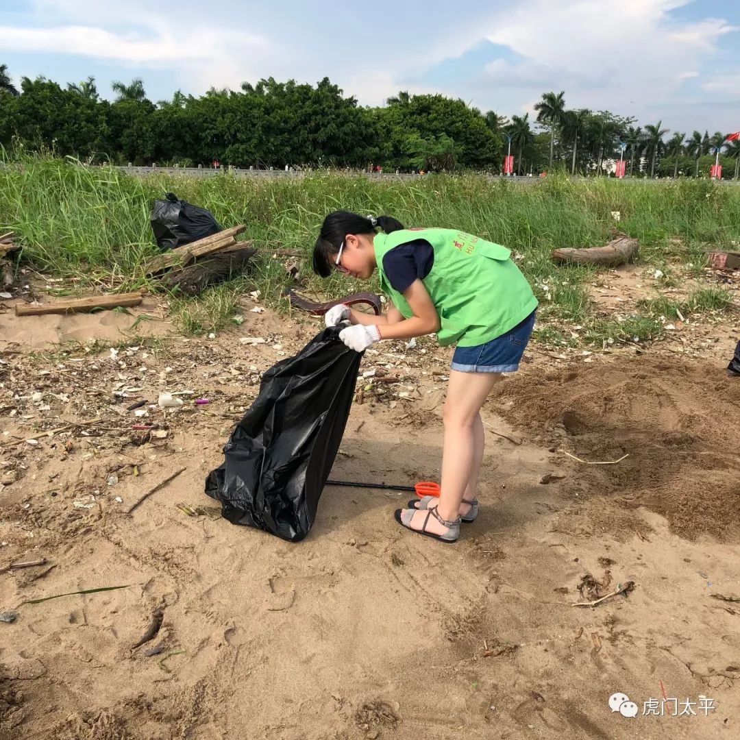 UweBergmaier's tweet photo. " Community Clean-Up Day! This Sat (10am-12pm) at Maple Park—bring gloves u0026 friends! Let’s spruce up our neighborhood together. Free snacks for volunteers! Sign up: [link] #CommunityLove" https://t.co/5cuNjqmtpf