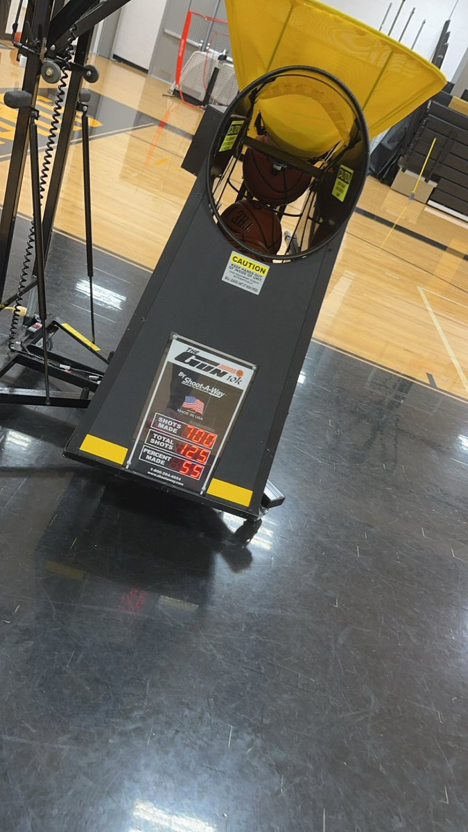 austin_kal18981's tweet photo. Any coaches in need of shooting!
11pts 5rb Vs. John Melvin CC https://t.co/JIEQXbBYRh