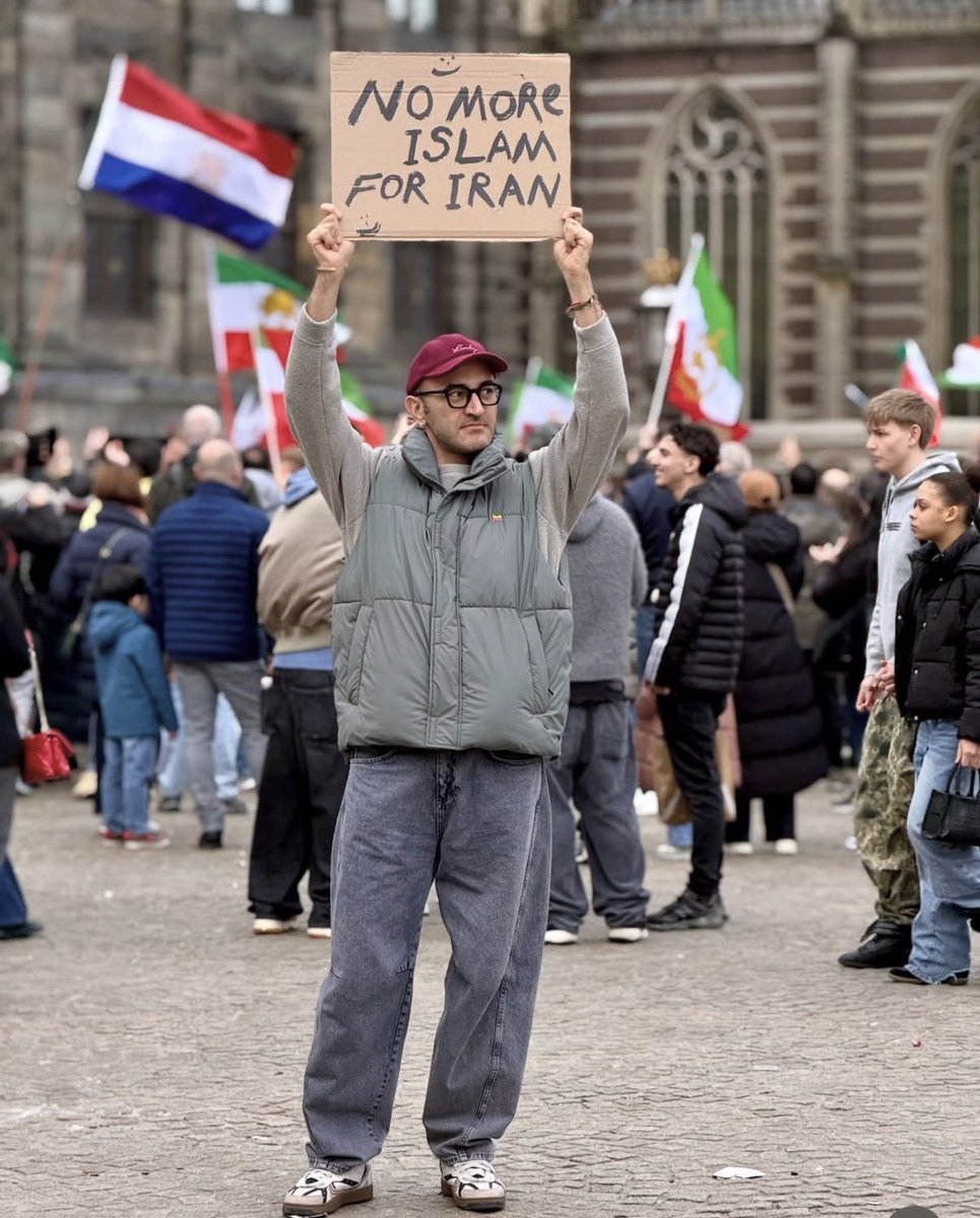 کوچه اخترچی tweet media