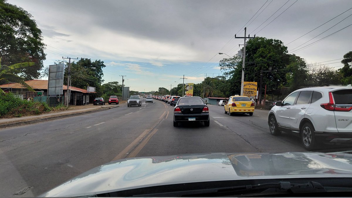 elisgp's tweet photo. @ATTTPanama y @protegeryservir la botan, hace rato no ocasionaban tranques, esperaron la feria de @feria_azuero @LaVillaLS en @LasTablas7 @VivaAzuero @AzueroVial para hacer estados tranques antes del río La Villa https://t.co/VKrt6iGwc6