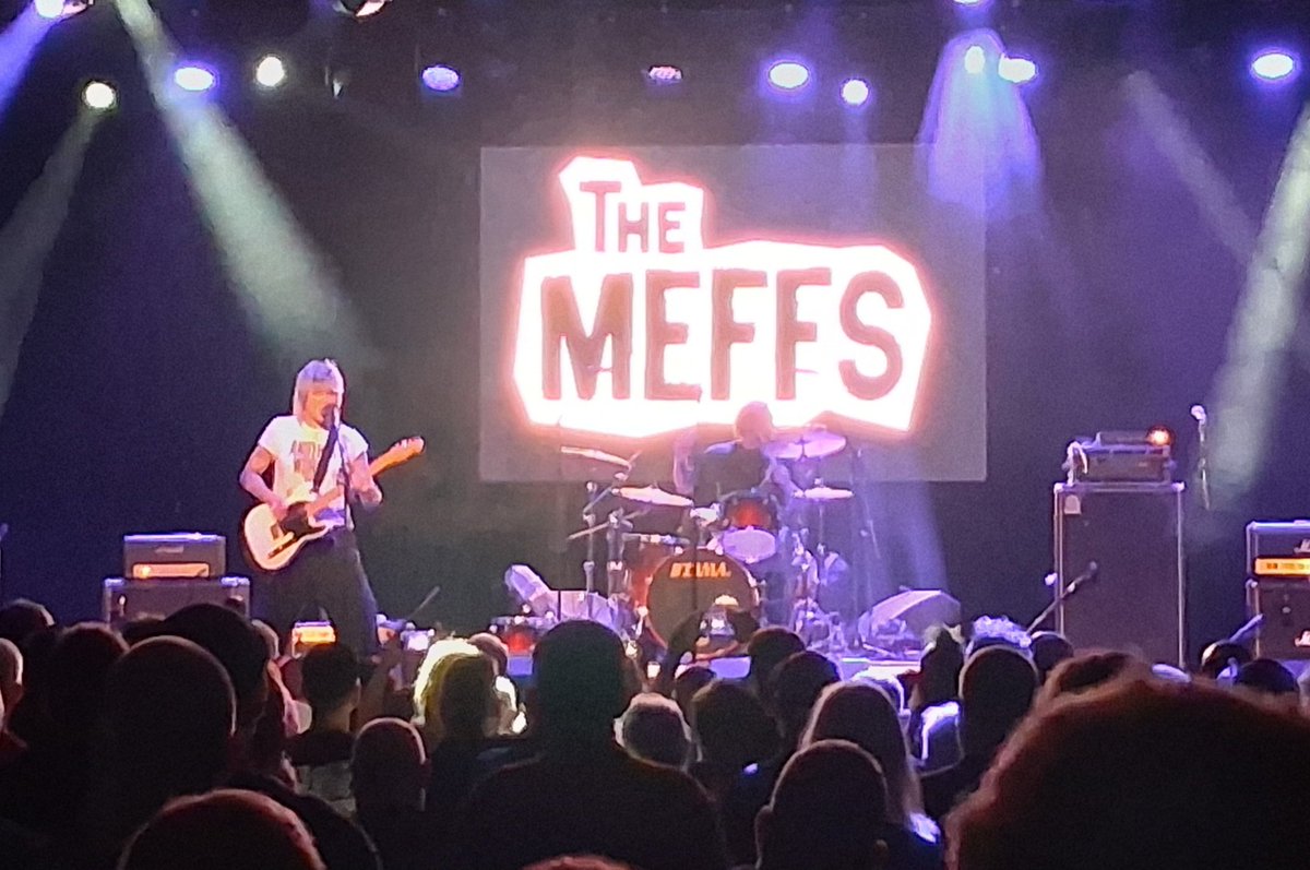 gcrobb46_robb's tweet photo. Voodoo Radio, Split Dog and The Meffs, not bands I'd usually see but enjoyed all their sets. https://t.co/poK4ZOna9d