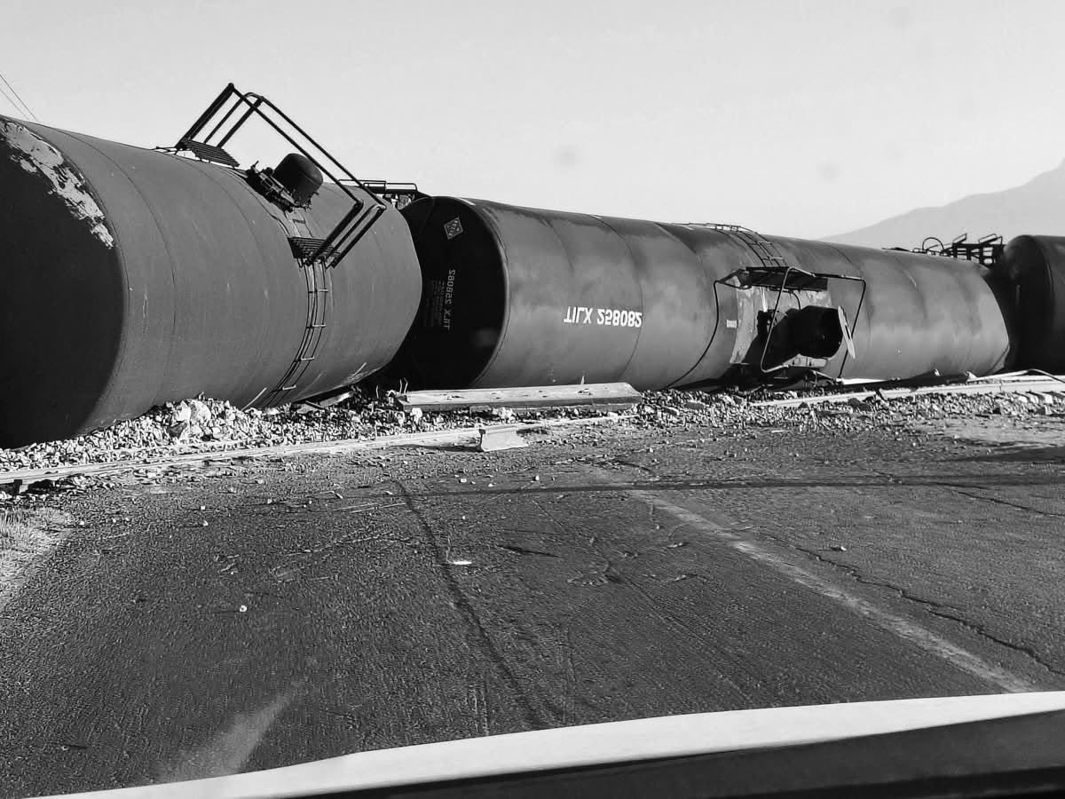 ELPINERO's tweet image. #FOTOREPORTE 📸 |  #Tlaxcala: Descarrilamiento de tren genera movilización en Apizaco 

➡️ La mañana de este domingo, varios vagones se salieron de las vías en la colonia Morelos, lo que provocó la rápida intervención de cuerpos de emergencia.

➡️ Autoridades acordonaron la zona