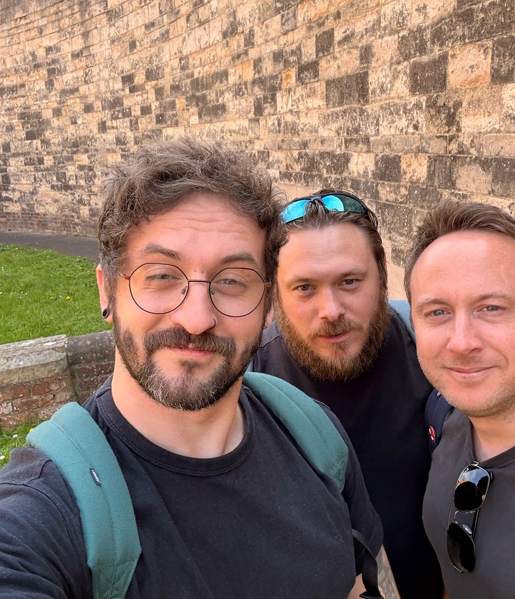 WrnrWrites's tweet photo. Warner Bros. 

(The brothers, not the studio) https://t.co/6SUbkeZjpc