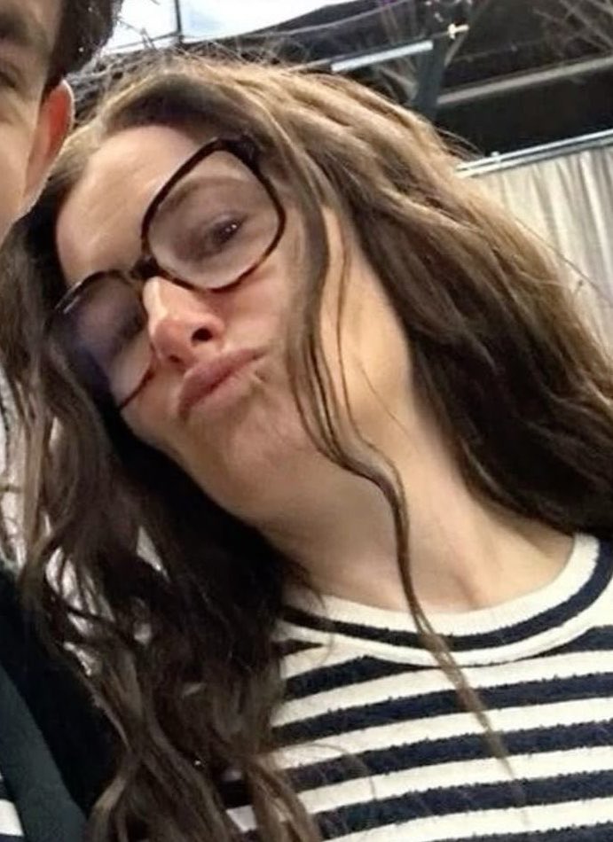 daily kathryn hahn .ᐟ tweet media