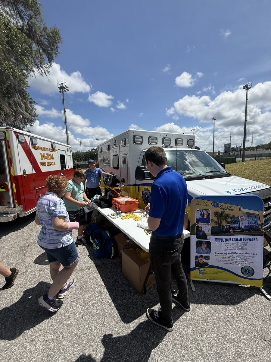 medfleetamb's tweet photo. 🚑 Proud to be part of the #HernandoPrepares Hurricane &amp; Safety Expo with @HernandoCo_EM ! 🌀

Great day meeting our community, sharing preparedness tips &amp; showcasing our team.

👏 Thank you to everyone who came out to see us—we’re proud to serve you! https://t.co/xRdhwu99Pg