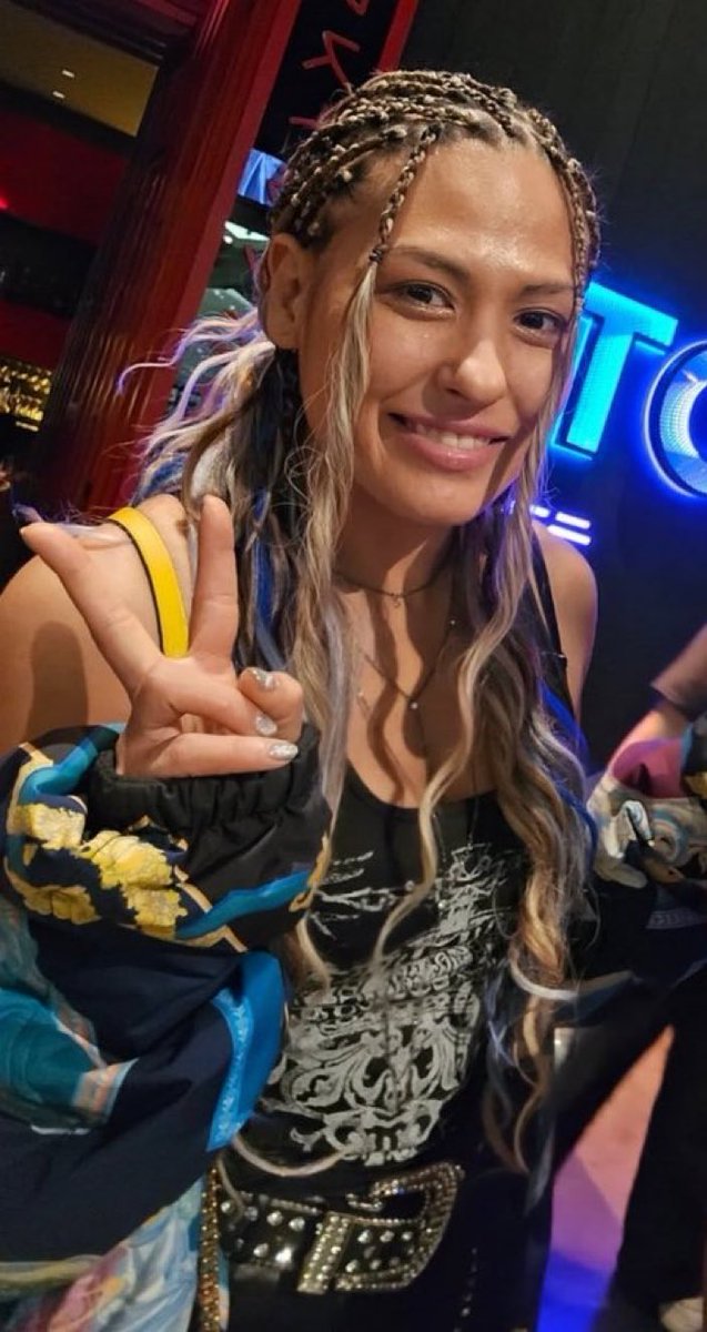Giulia au naturel ❤️🇯🇵🔥
She smiles, she's free from that championship