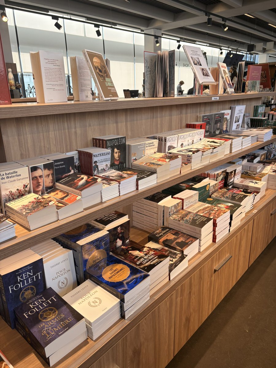 CelineMellaerts's tweet image. Vandaag na lang nog eens een bezoekje gebracht aan de leeuw van waterloo! 
Wat leuk ook bij dit prachtige weer! 
#waterloo