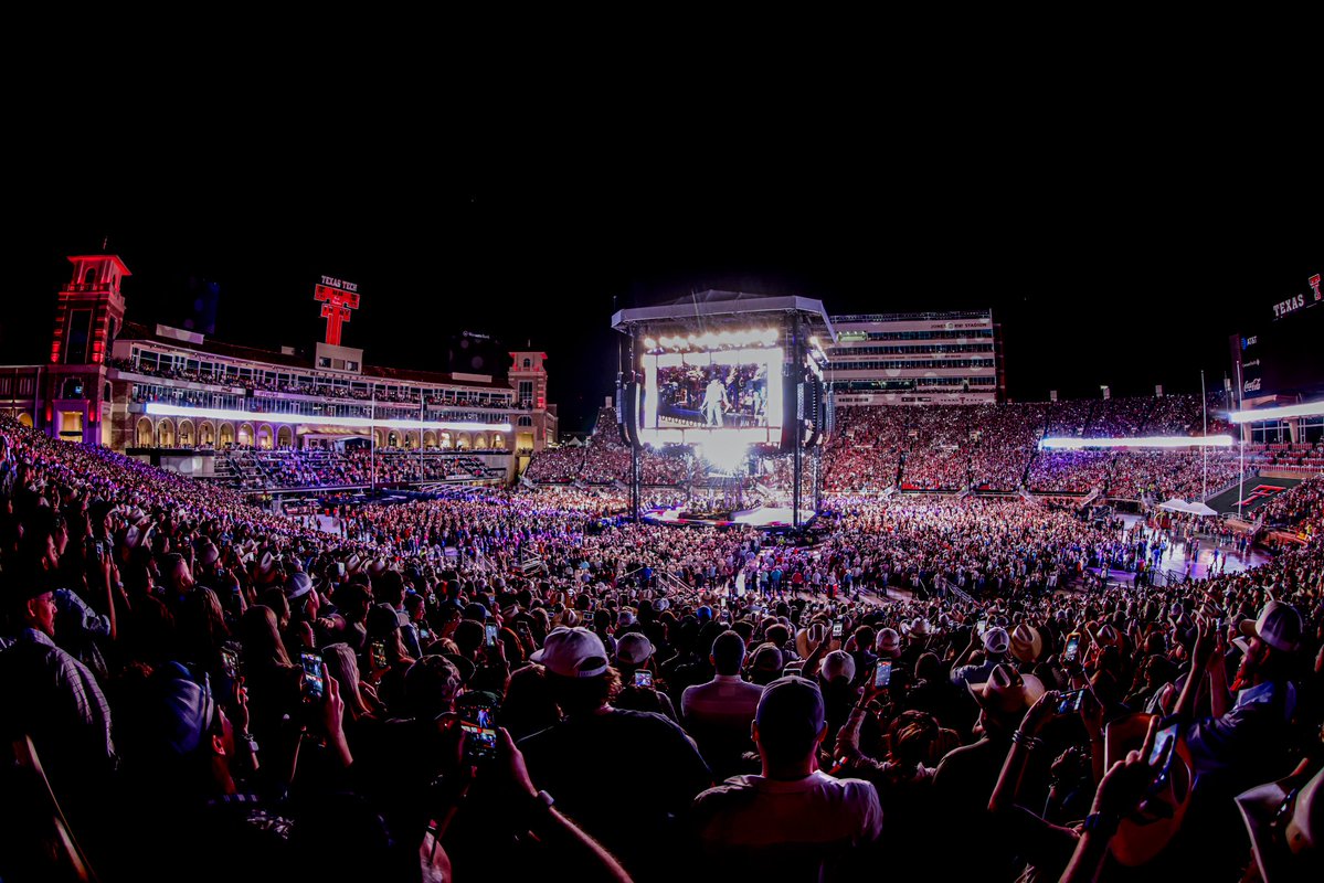 George Strait tweet media