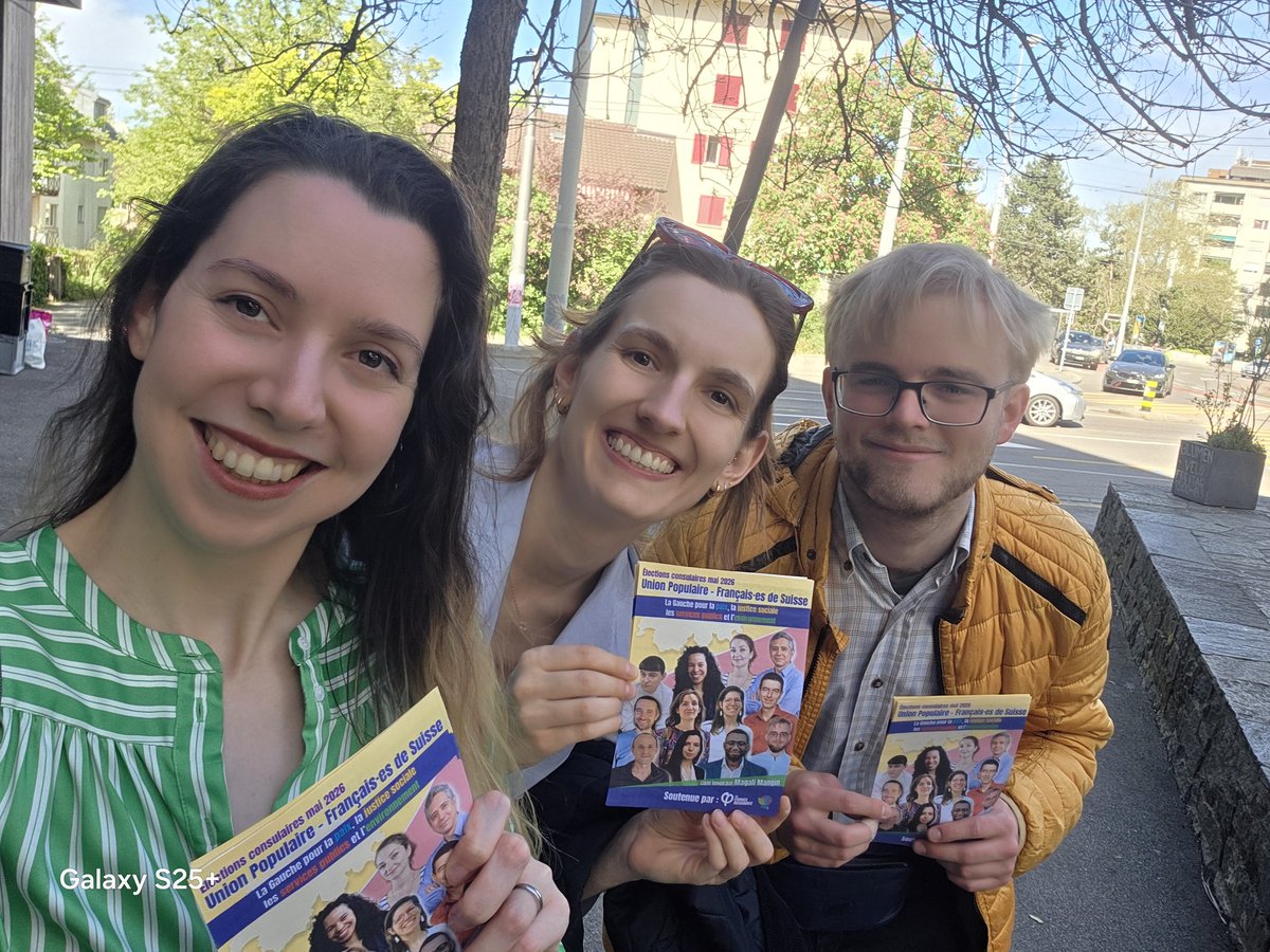 LFISuisse's tweet photo. 🔴 Aujourd'hui c'était porte à porte à Zurich avec Marie, Theodor et Magali - nos 3 premiers candidat·es de la liste d'Union Populaire - Français·es de Suisse #LFI
Une trentaine de portes de toquées en 2h - merci pour ces rencontres et ces moments d'échanges enrichissant 🫶 https://t.co/ykAgMyHnpL