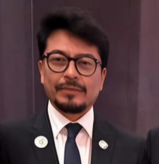 federicoalves's tweet photo. Pese a la censura que es objeto el periodista @JuniorAriasP de @reddtvoficial logró desenmascarar la incompetencia del canciller boliviano Fernando Aramayo @Fer_Aramayo_C @AramayoFernando que en 6 meses de gestión presidencial del gobierno (de ideología de centro) de Paz Pereira continúa sin designar embajadores bolivianos y, en todo caso, la maquinaria Socialista del corrupto @LuchoXBolivia y del cacique indígena aimara Evo @evoespueblo continúa operando en Cancillería @MRE_Bolivia 
Aramayo no paga salarios a personal diplomático desde diciembre 2025.
Presidente Paz no puede cumplir su agenda internacional por culpa del incompetente canciller Socialista Aramayo (ex @PNUDBolivia @pnud ?).

@joseluislupo 
@FerCerimedo_ok 
@abc_es 
@DeputySecState 
@SecRubio 
@CFValverde 
@tuffiare 
@tufisaravia 
@miguelcgangel 
@LaKarapancita 
@GaboDazaG 
@lemavirginio 
@JUANCARLOSARANA 
@PNUDLAC 
@AndronicoRod 
@bastiangiesse 
@AlemaniaBOL 
@SDoriaMedina 
@cdellien 
@BrankoSCZ 
@jcurenda 
@LucamperoBol 
@RaulPenaranda1 
@JaimeAparicioOt