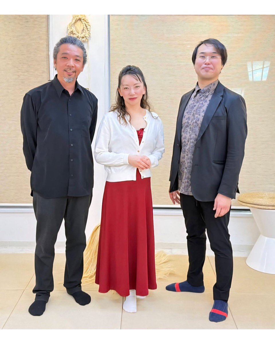 keikuroda88's tweet photo. 傳道家・麻生喜子氏主催の壮大な物語
【黄金時代の幕開け「煌翔」】
5月8日(金)19:30〜の二部
=静かにそして大きく躍動する音の奏
@文京シビックセンター2階小ホールに
松田弦(ギター)＆黒田鈴尊(尺八)が出演。一期一会のプログラムによる約80分のスペシャルコンサートを行います。 https://t.co/4p8u6ThpaB