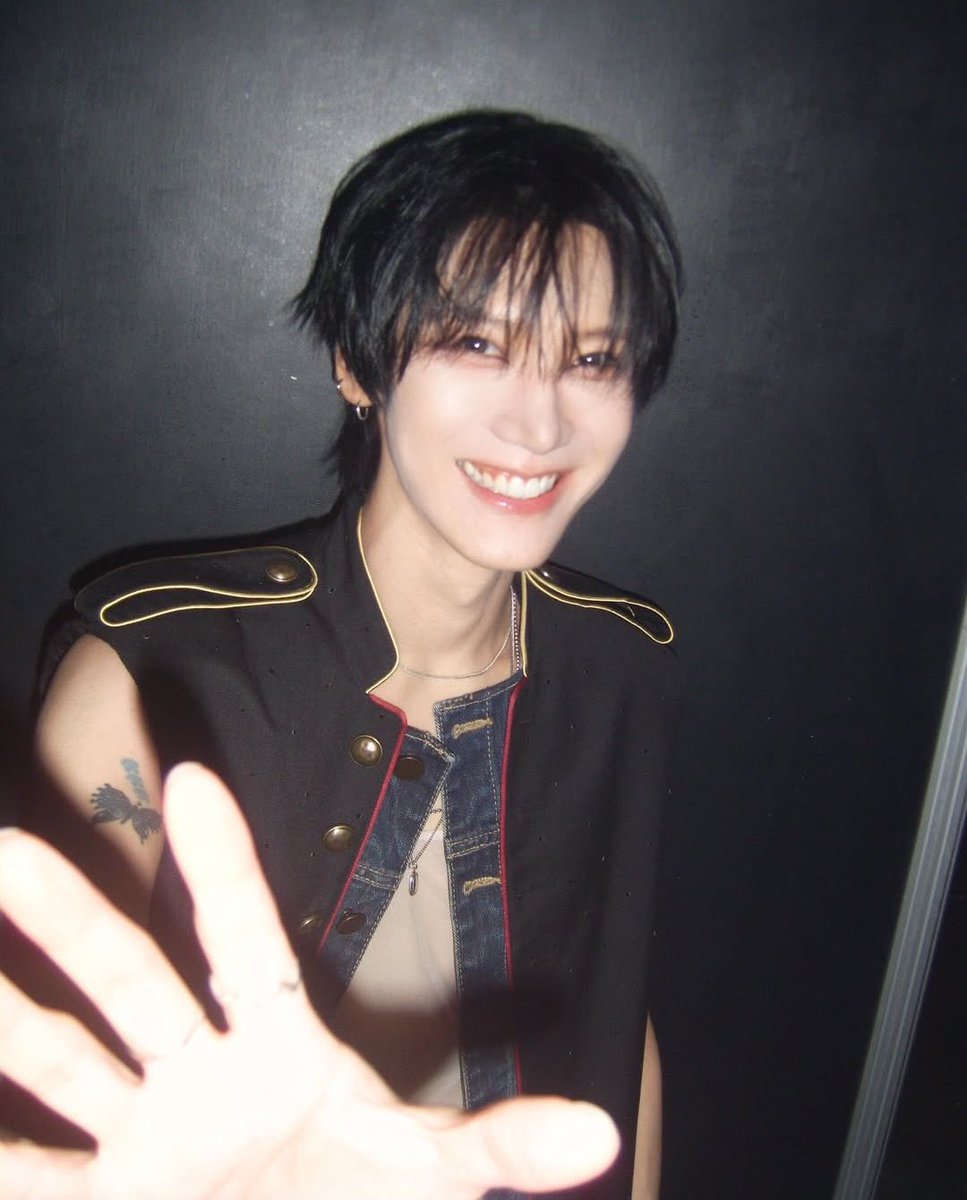 me.⁷⁷ tweet media