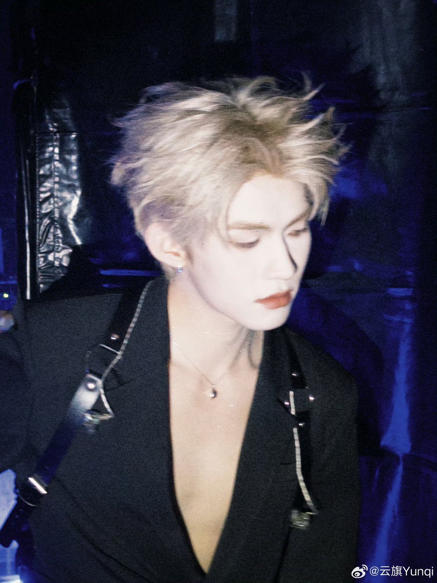 Oliviizzz's tweet image. โห้วววววววว กุตายของแท้ 😳/ หล่อจังอ่ะ 

⛇☃︎ #YunQi