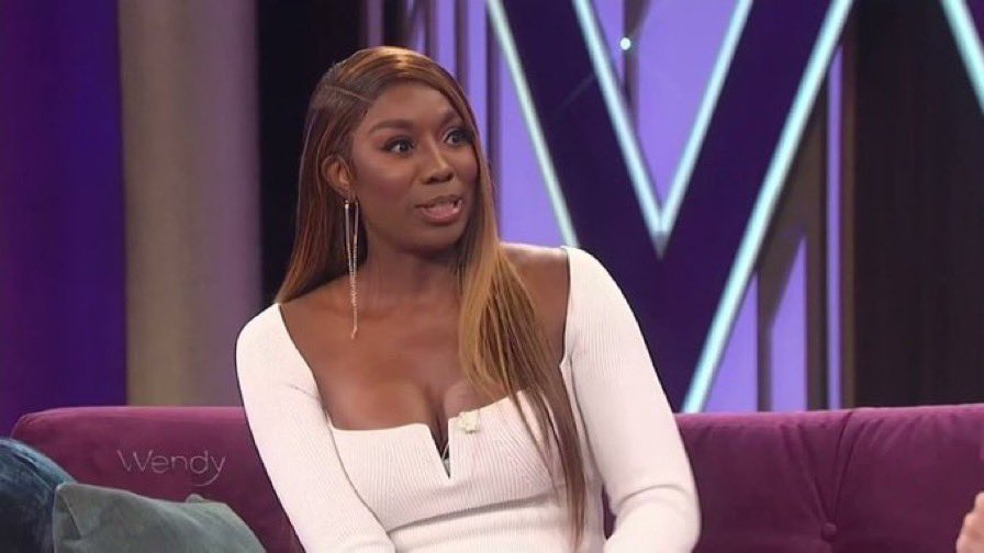 thirdking0208's tweet image. Now hold on, K! 

She and Porsha just made up; Porsha explained the miscommunication. Why are we running it to Kelli as though Porsha was being malicious at the salon? lol. 

We don’t need to reignite the flame. 
#RHOA