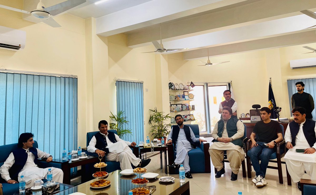 _CARKP's tweet photo. Prime Minister Youth Laptop Distribution Ceremony was held at the Institute of Management Sciences (IMS), Peshawar, and honoured by Engr. Amir Muqam, Federal Minister for Kashmir Affairs, Gilgit-Baltistan and SAFRON. https://t.co/HeKgyDskhR