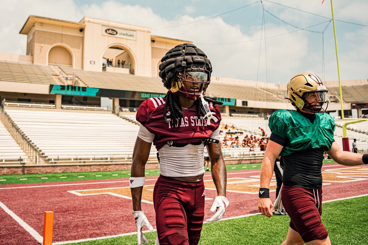 DavianJackson_'s tweet photo. thank you god for a healthy spring , continue to help me grow as a player and become the best version of me as I go through this journey to greatness . my time coming ๐ฏ #AGTG๐๐พ #springballin https://t.co/mh1SxLkBbl