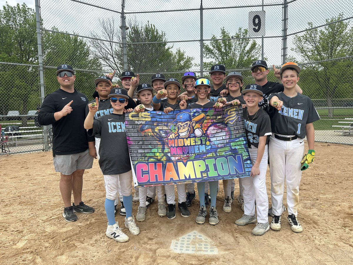 MNIcemen's tweet image. Congrats to 13u Gominsky, 13u Sutterer, 12u Caldeen, and 11u Atkinson on winning championships this weekend in Iowa!

#icemenexperience #iceicebaby #champions