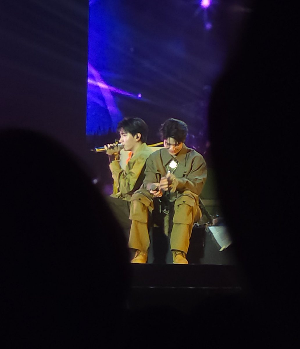 JJ_ONAH's tweet photo. ขอบคุณทุกอย่างที่ทำให้วนมาเจอพวกแก เด็กแป๋วกับเด็กตี๋ ยาใจในทุกวันของชั้น 🤍🦦🦞

#SeaKeenFirstMeeting #SeaKeenFanMeeting
#sea_ta_lay #keenkeno_sp https://t.co/gpjmjZHRnK