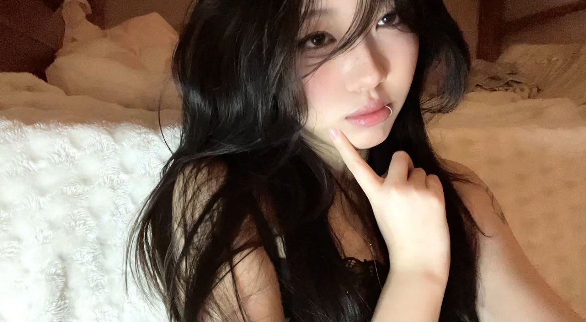 christiny tweet media