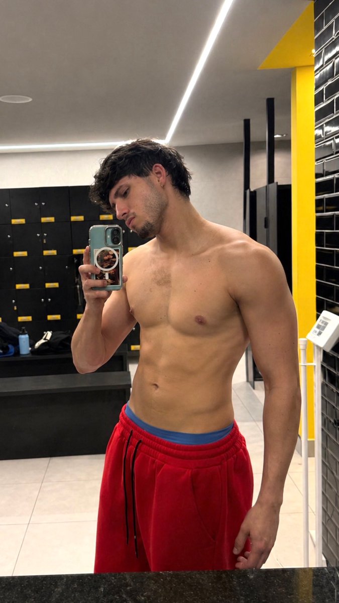 vinyhribeiro_'s tweet photo. 👅 https://t.co/HgxRnOdQzl