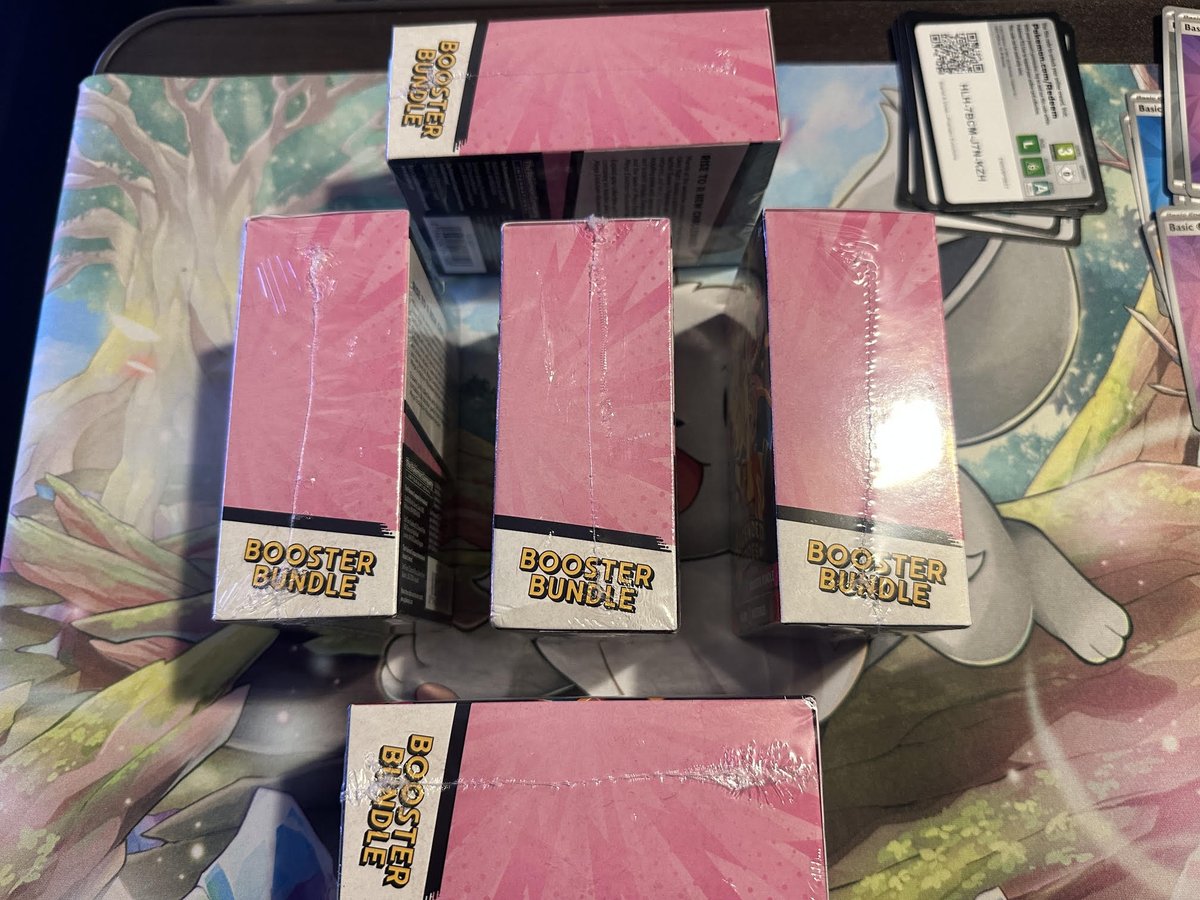 rynahh2's tweet photo. @FB_WSB got this 5 bundle from amazon?? why is the middle one burnt like that on the back, also on the sides there also cuts, plastic is cut and shows on the box as well. look at the seals at the top too???? middle one is just so different https://t.co/NIgBYirG8U