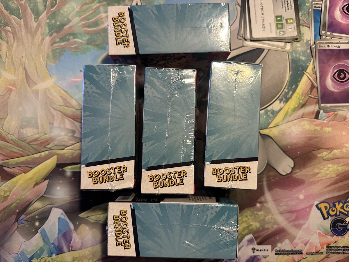 rynahh2's tweet photo. @FB_WSB got this 5 bundle from amazon?? why is the middle one burnt like that on the back, also on the sides there also cuts, plastic is cut and shows on the box as well. look at the seals at the top too???? middle one is just so different https://t.co/NIgBYirG8U