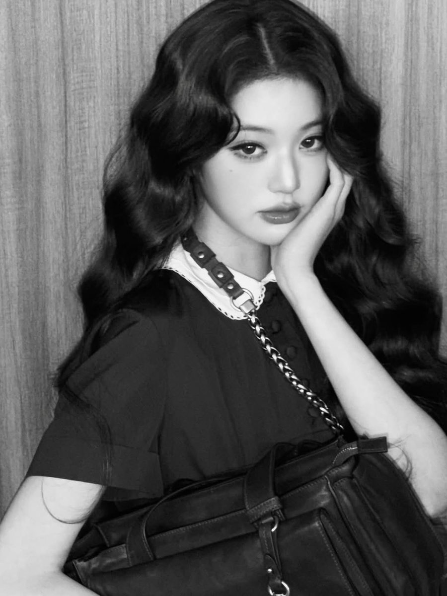 gınɑ ៹ 원영 tweet media