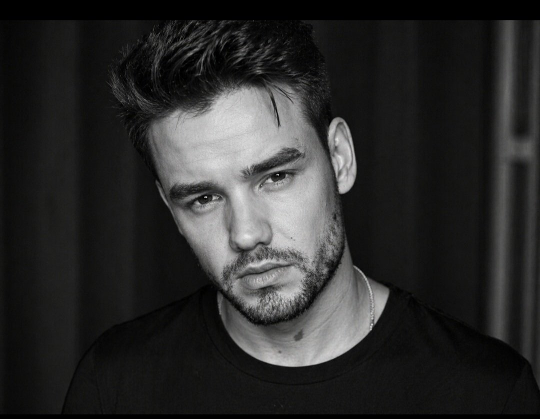 Lpforever2024's tweet photo. I don’t think people understand what it means to lose someone who helped shape your life without ever knowing your name.
I grew up with Liam Payne.
His voice was there in my happiest memories and in my darkest moments. 
When I felt alone , I turned to his music.
When I didn’t have the words for how I felt, somehow he did.
So yeah… this hurts more than people think it should.
Because to me, he wasn’t just a celebrity.
He was comfort.
He was a safe place I could go to when everything else felt too much.
He was part of my story.
And now there’s this ache that doesn’t go away.
This constant, quiet pain of missing someone who never knew my name 
but still meant everything to me.
I miss hearing his voice and knowing he was out there.
I miss the feeling of safety his music gave me.
I miss the person who unknowingly helped me through things I never talked about.
And the hardest part is knowing the world just keeps going…
while I’m here trying to understand how someone I never met could leave such a huge emptiness in my heart.
Being a fan isn’t just liking someone.
It’s caring, it’s feeling, it’s growing alongside them in your own way.
And losing him feels like losing a piece of myself.
I’ll always be grateful for everything he gave us,
but right now… I just really miss him. 🤍 #RememberingLiam #MissingLiam