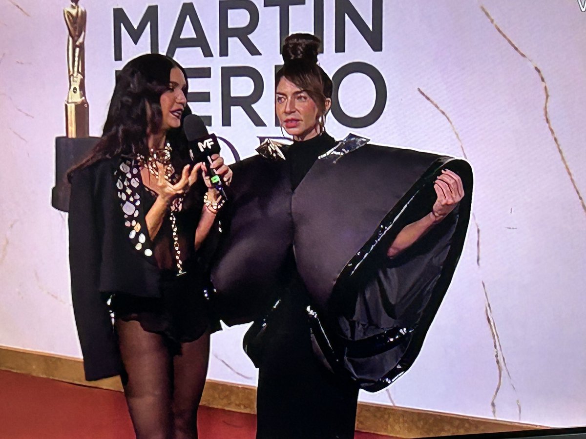 Cómo vas al baño con eso ?? #MFModa