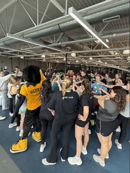 UIREACHProgram's tweet photo. Great job to everyone who participated in the Hawkathlon, an adaptive challenge course at the Rec Center! https://t.co/X2rvIhojZx