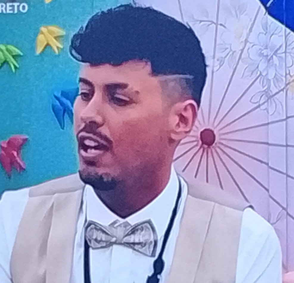 Juliana para Leandro - " tu saíste ressabiado continuas ressabiado viraste contra o teu maior aliado, não sabes levar uma crítica, tu não sabes ouvir, não és humilde és um ressabiado e tens o ego inflado"

Onde é que ela mentiu Andreia?
#sstvi