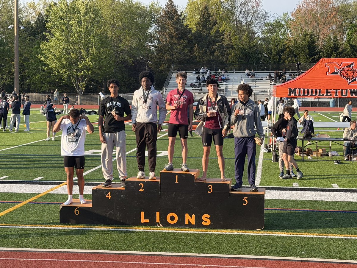 labkovski's tweet photo. @CharlieLabT_F winner of the Lion Invitational 4x400 last Friday 50.55 sec. Keep running kid! https://t.co/jNQrD5nkvd