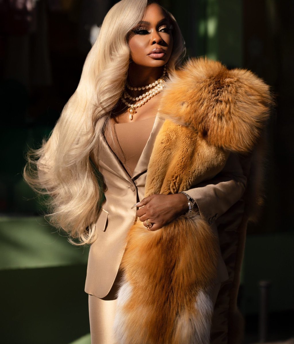 DavinaD_NOLA's tweet photo. Bitches stay mad, I just stay in my bag #IWONAGAIN https://t.co/FGEUeUwnD8
