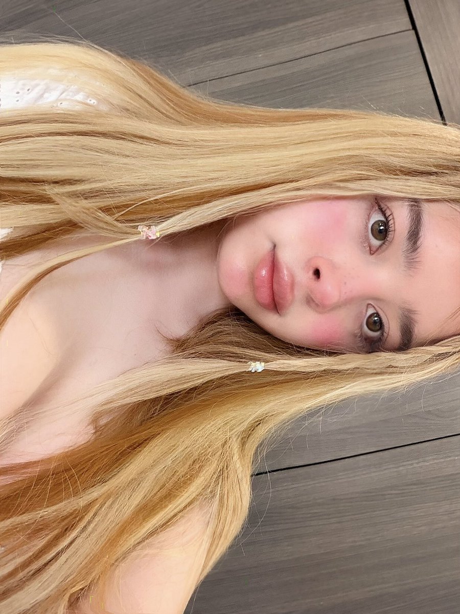 Sarah Sophi tweet media