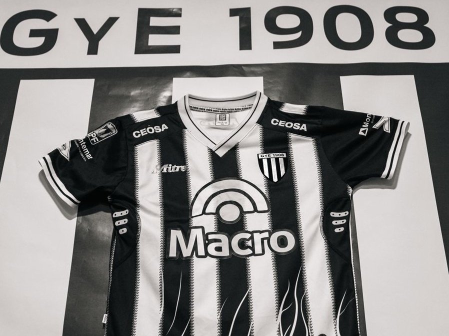 Siempre a tu lado, nunca fuimos hinchas del resultado. Desde los 4 años te vengo a alentar y lo voy a seguir haciendo.
A cambiar de página y seguir adelante, Lobo.