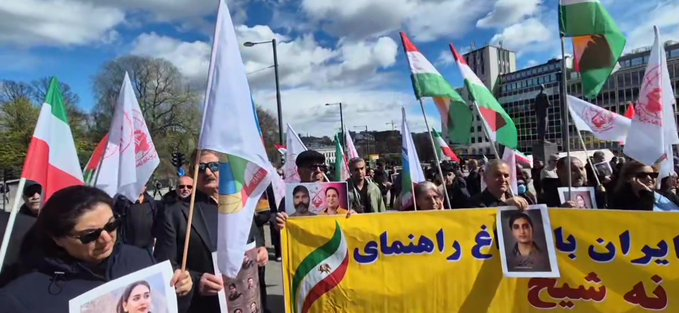 Azadeh379864560's tweet image. The fight for freedom does not end with repression—it grows louder. Stand with those risking everything for justice. #FreeIran #StopExecutions #HumanRightsv