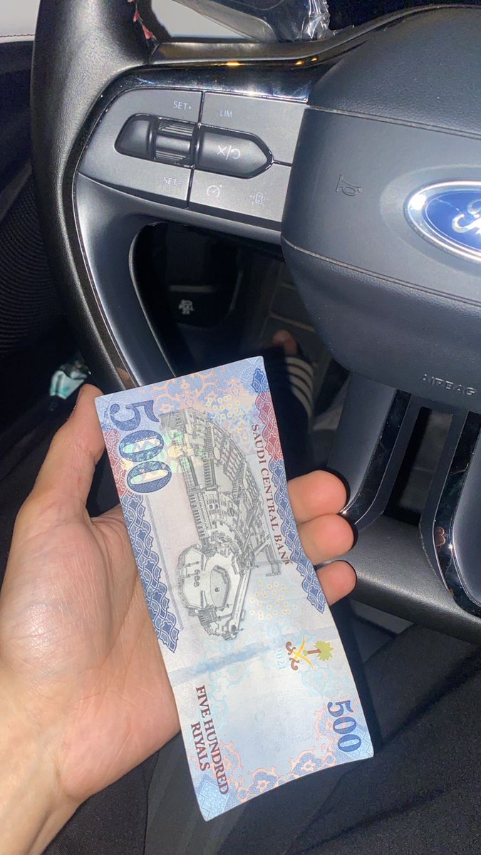 Gloria Violet tweet media