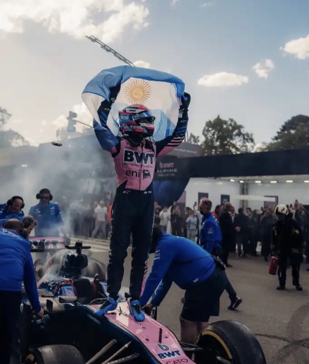 BIDATASTUDIO's tweet image. Paso el Road Show y nos dejó infinidad de postales.
Lo importante es que salió todo bien, las 600.000 personas presentes vivieron una fiesta y el mundo pudo ver que la pasión 🇦🇷 está intacta.
Franco se va para Miami con las baterías a full.
#FrancoEnCasaPá #Colapinto #F1