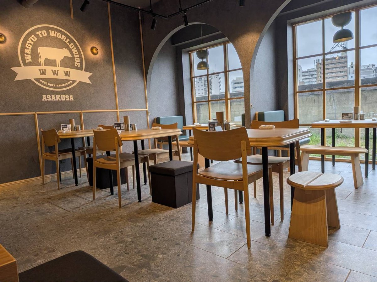 wagyu_worldwide's tweet image. Cozy seating at Wagyu to Worldwide Asakusa sets the perfect spot to enjoy a juicy Wagyu burger 🍔✨ #asakusa #tokyo #wagyuburger #japanfood #burgerlover