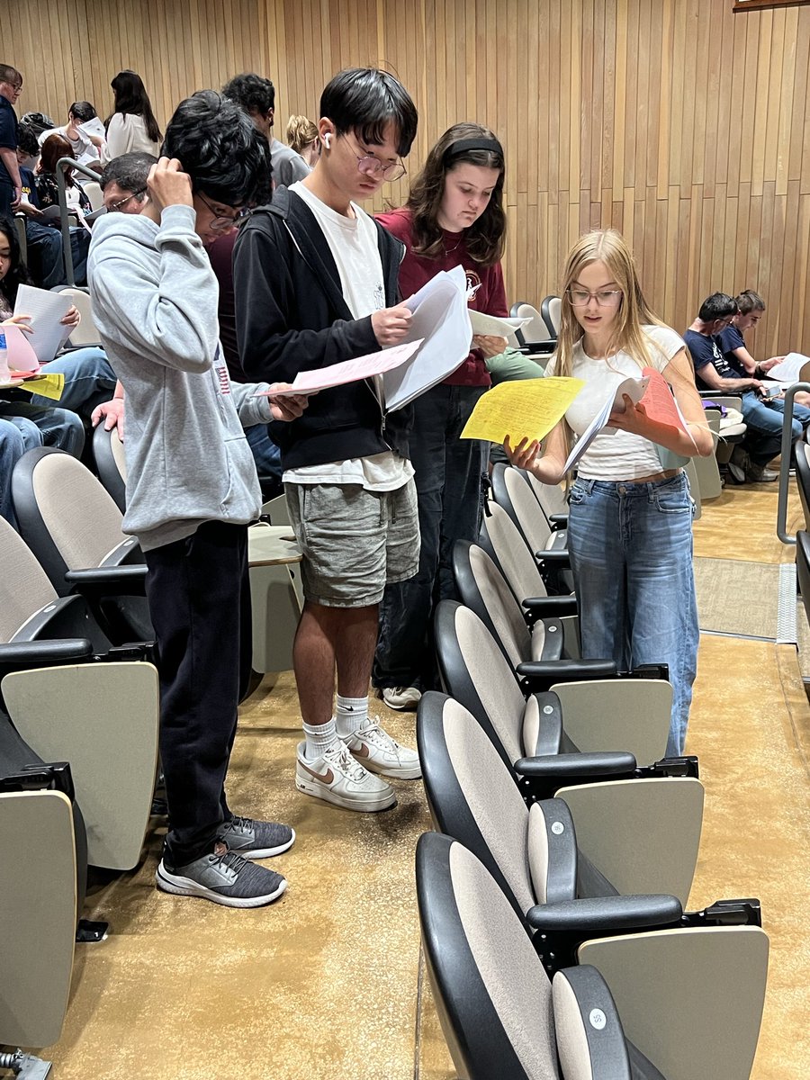 RUilacademics's tweet image. So proud of this team. Andrew with a perfect score, Vedanch only missing 3pts, and Anna scoring 67 and Evelyn at a 66. Well done, but a lot of work to do to #WINSTATE!