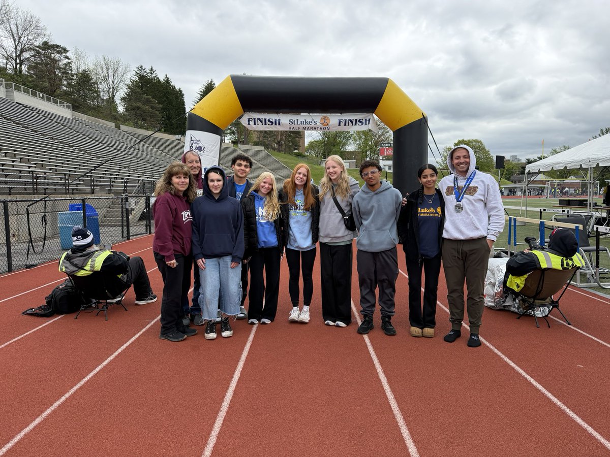 Whitehall Zephyrs Cross Country tweet media