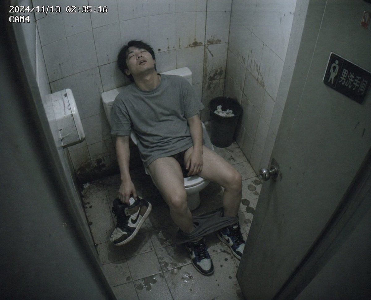 ai真的太好玩了 能指定场景衣服鞋子🙂‍↔️能到这种程度也是可以了 之后再继续试别的场景