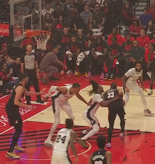 AGLR_23's tweet photo. watching the game rn, did Wemby and Castle just create a new form of double team? https://t.co/J3L0N021na