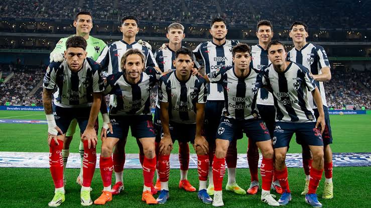No faltará el pendejo que diga 
"No que Rayados jugaba mejor sin Sergio Canales".

Siguen sin entender la problemática, el equipo lo formaron para el.

Rayados tiene que desmantelar todo y armar un nuevo proyecto con jugadores nuevos Y SIN ENFOCARSE EN UN SOLO JUGADOR.