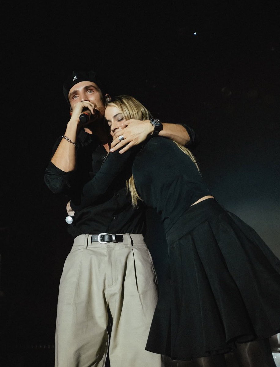 handestoessel's tweet photo. la amistad de tini y maxi es todo lo que está bien https://t.co/J1kw16qTlh