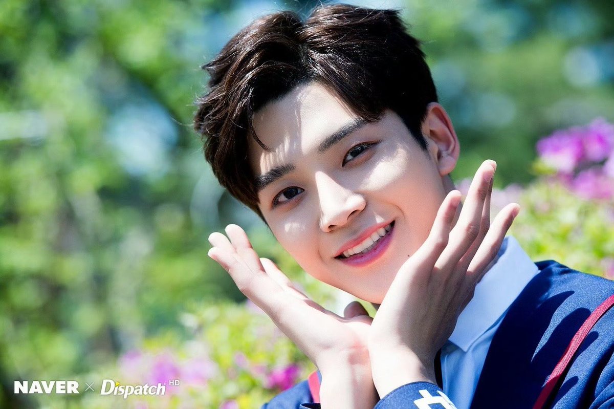 爱云云 tweet media