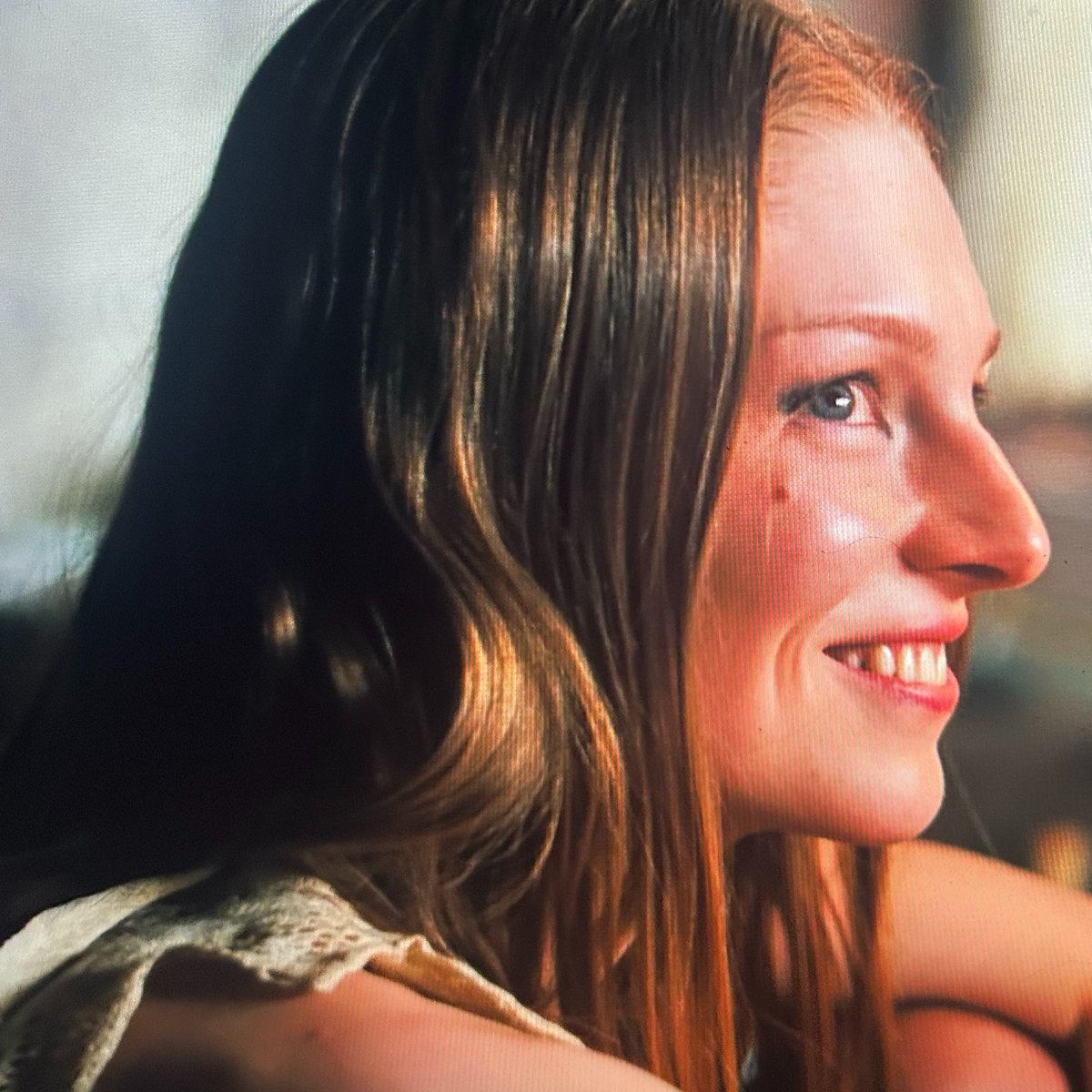 h ⋆˚࿔ tweet media