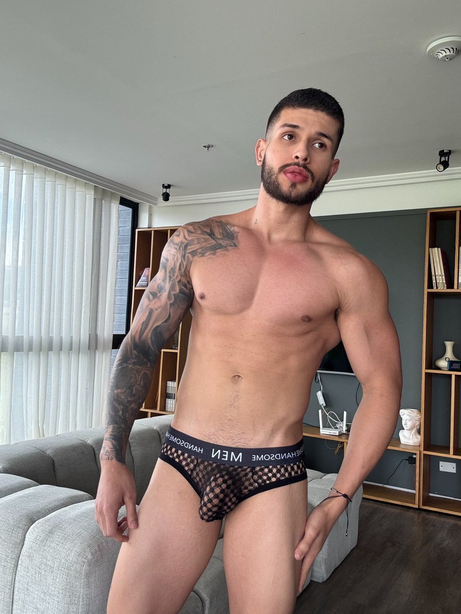 Santos tweet media