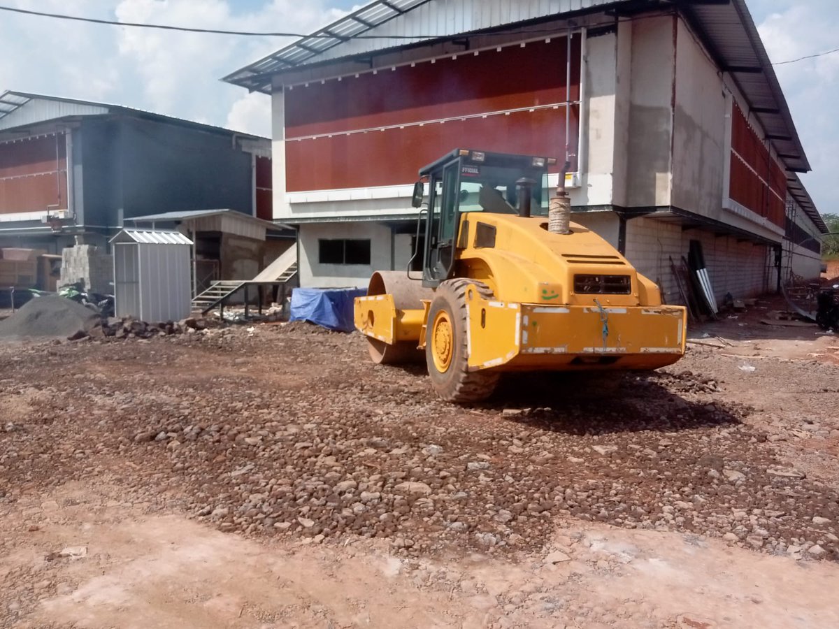 dulhalim's tweet photo. @penakturua9 @ikhwanuddin Peternak  nih rupanya.
Layer Closed House nih om https://t.co/CzfFa251IJ