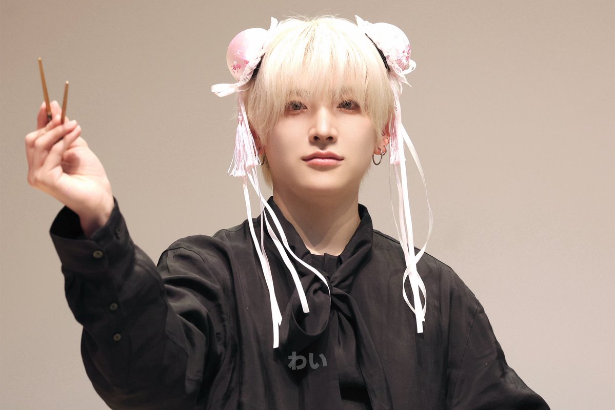 와이 tweet media